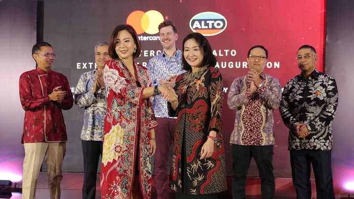 Mastercard Indonesia bersinergi dengan ALTO Network. Kerja sama ini untuk keamanan tambahan transaksi kartu debit Mastercard melalui jaringan ALTO.