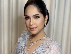 AHY Dilantik, Annisa Pohan dan Almira Kompak Berkebaya Biru Langit