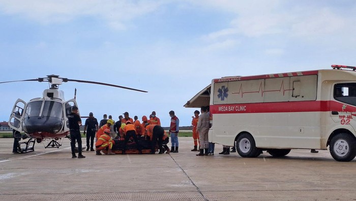Tiga korban tewas jatuhnya helikopter sewaan PT Weda Bay Nickel (WBN) di hutan Halmahera Tengah, Maluku Utara telah dievakuasi tim SAR gabungan.