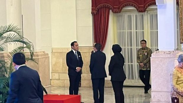 Ketua Umum Partai Demokrat (PD) Agus Harimurti Yudhoyono (AHY) resmi dilantik Presiden Joko Widodo (Jokowi) menjadi Menteri ATR/BPN di Istana Negara, Rabu (21/2/2024). Adik AHY, sekaligus Wakil Ketua Umum PD Edhie Baskoro Yudhoyono (Ibas) turut hadir dalam pelantikan.