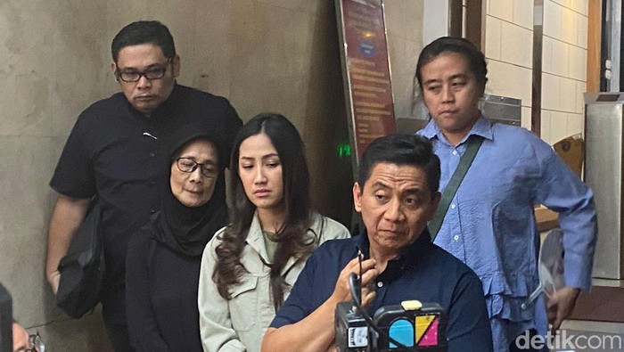 Ibunda Tamara Tyasmara, Ristia Aryuni kembali diperiksa terkait kematian cucunya, Dante (6) (Wildan N/detikcom)