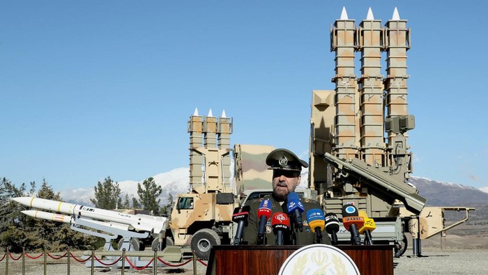 The long-range air defence system called Arman is displayed during an unveiling ceremony in Tehran, Iran, in this picture obtained on February 17, 2024. Iran's Defense Ministry/WANA (West Asia News Agency)/Handout via REUTERS ATTENTION EDITORS - THIS IMAGE HAS BEEN SUPPLIED BY A THIRD PARTY   ATTENTION EDITORS - THIS PICTURE WAS PROVIDED BY A THIRD PARTY