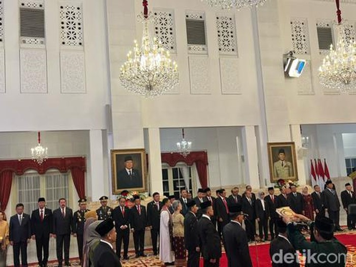 Jokowi Lantik Anggota Komisi Kejaksaan Periode 2024-2028. (Eva Safitri/detikcom)