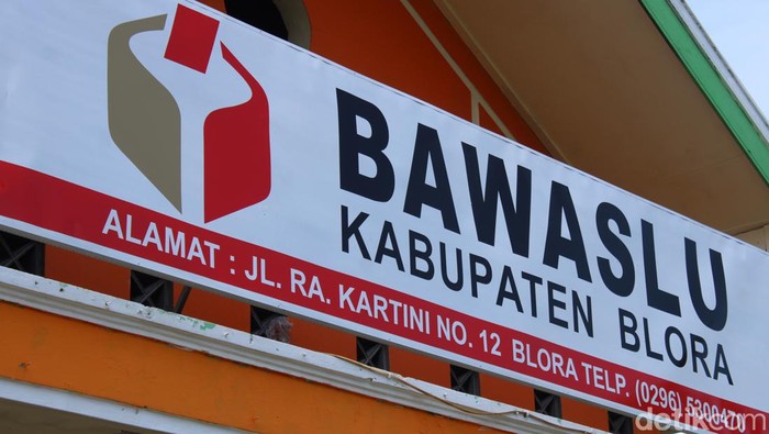 Kantor Bawaslu Kabupaten Blora di Jalan RA Kartini No 12 Blora.