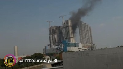 Proyek Bangunan Apartemen Bella Pakuwon City Terbakar