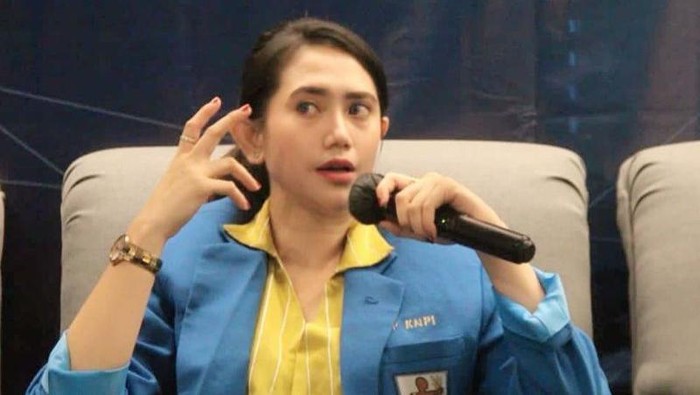 Ketua Umum DPP KNPI Putri Khairunnisa