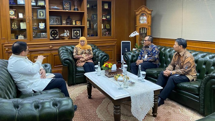 Khofifah bertemu dengan BI Surabaya
