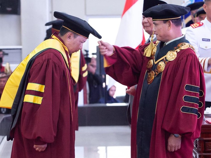 Kolonel Cosmas dinobatkan sebagai lulusan terbaik Unhan di wisuda awal 2024