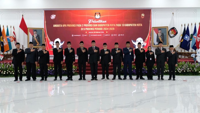 Komisioner baru KPU Jatim yang baru saja dilantik oleh KPU RI.