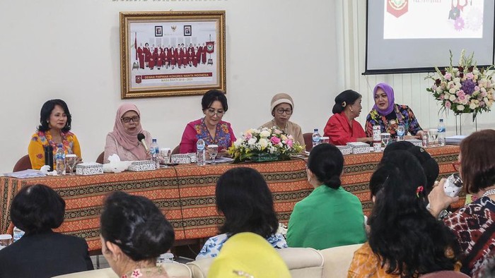 Kowani dan komunitas kebaya gelar pertemuan membahas peringatan Hari Kebaya Nasional pertama. Hari Kebaya Nasional akan diperingatai pada 24 Juli.