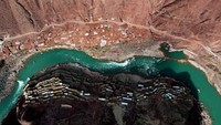 Teknik kuno produksi garam ini masih terpelihara dengan baik di Tibet.