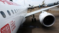 Pesawat C919 pertama melakukan penerbangan komersial perdananya antara Kota Shanghai di Tiongkok timur dan ibu kota Beijing pada 28 Mei 2023. Pada 31 Desember 2023, armada C919 China Eastern Airlines telah mengumpulkan 1.914,13 jam operasi komersial, menyelesaikan 655 penerbangan komersial dan mengangkut hampir 82.000 penumpang.