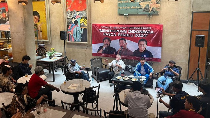 Diskusi bertajuk 'Meneropong Indonesia Pasca Pemilu 2024' digelar di kawasan Jakarta Selatan. Diskusi membahas Pemilu hingga persoalan yang harus diselesaikan.