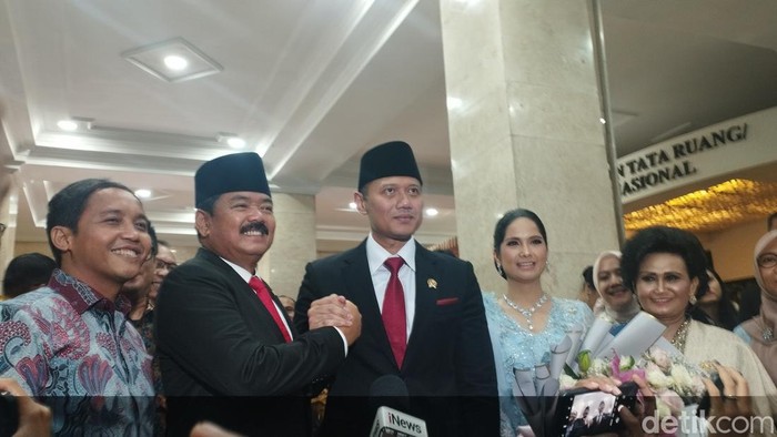 Menteri ATR/Kepala BPN Agus Harimurti Yudhoyono tiba di kantor Kementerian ATR/BPN untuk sertijab (Brigitta Belia/detikcom)