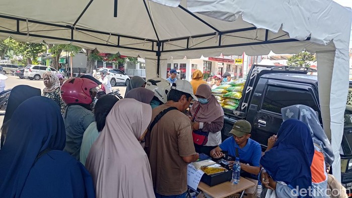 Pemkab Banyuwangi gelar pasar beras murah