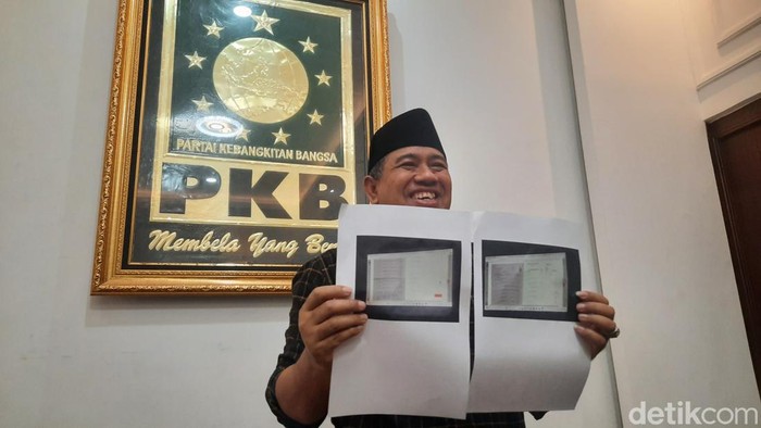 Ketua DPC PKB Kabupaten Kudus Mukhasiro kepada wartawan ditemui di kantornya, Rabu (21/2/2024)