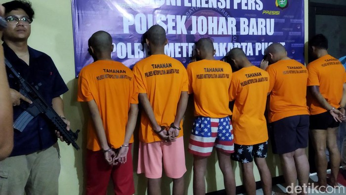 Polsek Johar Baru merilis kasus pencurian mobil dengan modus kencan (Kurniawan Fadilah/detikcom)