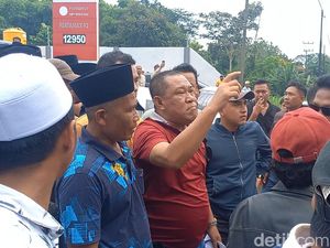 Penghitungan Suara Tingkat Kecamatan di Sampang Ricuh