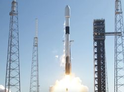 Detik-detik Satelit Merah Putih 2 Membumbung ke Angkasa