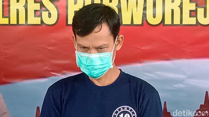 Tersangka dihadirkan dalam pers rilis di Mapolres Purworejo, Rabu (21/2/2024).