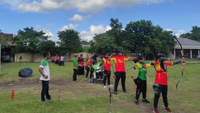 Tim panahan DIY saat latihan rutin jelang PON 2024, Rabu (21/2/2024).
