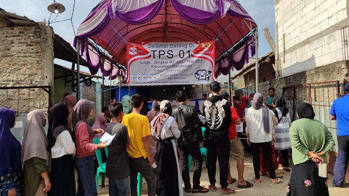 Warga antusias pencoblosan ulang di Serang