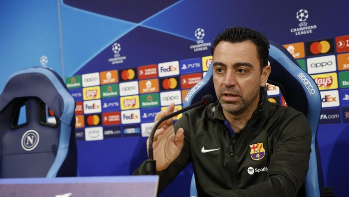 Soccer Football - Champions League - FC Barcelona Press Conference - Stadio Diego Armando Maradona, Naples, Italy - February 20, 2024 Barcelona coach Xavi during press conference REUTERS/Ciro De Luca
