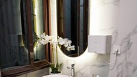 Kemudian, tentu tersedia pula kamar mandi dengan tampilan yang modern. Foto: Dok. Kementerian PUPR