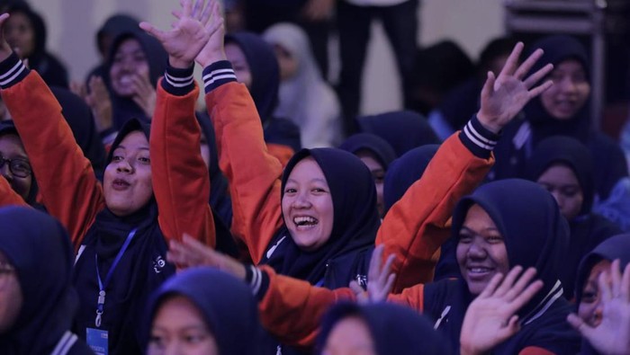 Ada beasiswa khusus kelas XI SMA dari YBM BRILiaN, cek syaratnya yuk!