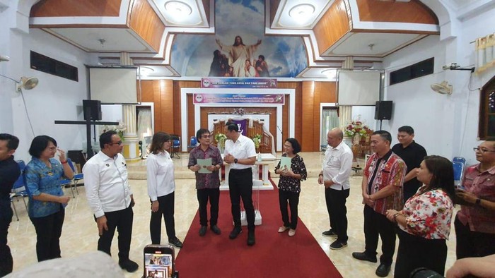 Menteri ATR/BPN Agus Harimurti Yudhoyono (AHY) melakukan kunjungan kerja ke Manado, Sulawesi Utara, Kamis (22/2/2024). AHY menyapa masyarakat dan membicarakan soal arahan Presiden Joko Widodo (Jokowi).