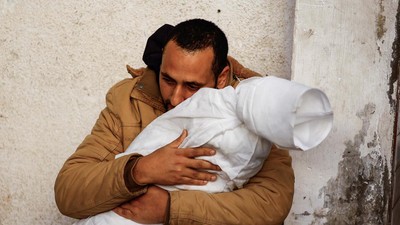 Air Mata Ayah Tumpah di Gaza