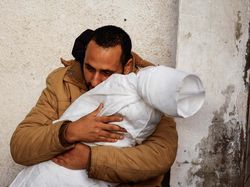 Air Mata Ayah Tumpah di Gaza
