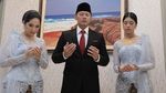 Annisa Pohan Kompak Kulineran Bareng Suami dan Keluarga