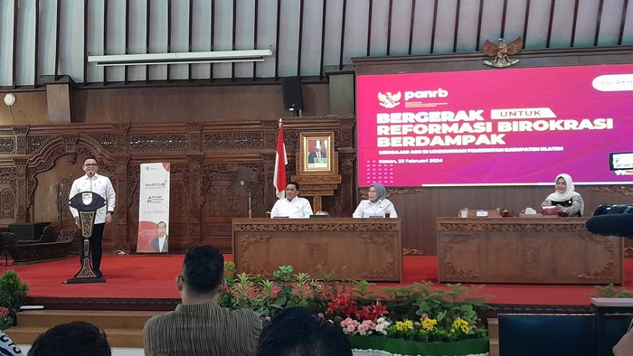 Azwar Anas Mengisi Materi di Klaten