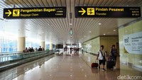 Untuk merealisasikan target jumlah penumpang itu, pengelola bandara berencana menambah penerbangan internasional.