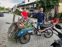 Tukang Becak di Surabaya Diamankan Usai Dapat Order Angkut Kursi Curian