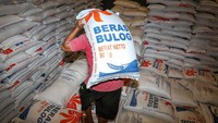 Perum Bulog Cabang Banyuwangi menerima kiriman beras impor dari Thailand sebanyak 15.000 ton.