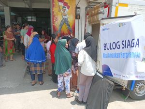 Tekan Lonjakan Harga Beras, Bulog Gelontorkan Pangan Murah