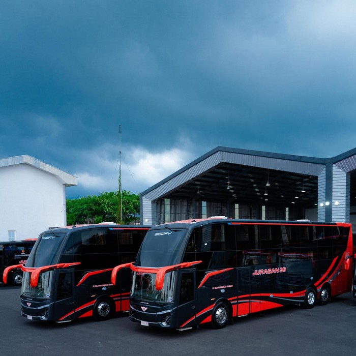 Bus double decker terbaru PO Juragan99 Trans