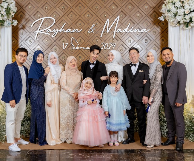 Dalam foto pernikahan, Fifa dan Mardy terungkap memiliki nama Islam yakni Rayhan dan Madina.  Foto: Instagram