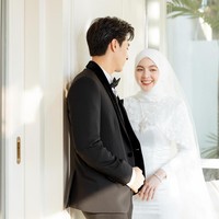 Pemain drama Mafia Lamsing itu menikah dengan wanita bernama Mardy Laojaroen. Mardy tidak datang dari dunia hiburan. Di Instagram, ia mendeskripsikan diri sebagai pengusaha makanan dan pengacara.  Foto: Instagram