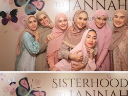 8 Foto Artis Ikut Kajian Sisterhood to Jannah, Titi Kamal Tampil Berhijab