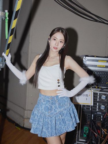 Han Seungyeon Han Seungyeon.