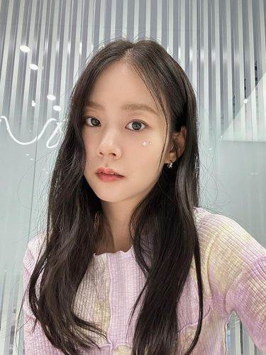 Han Seungyeon Han Seungyeon.