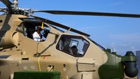 Para ahli mengatakan pesawat itu tidak mungkin bersaing dengan Apache, atau banyak pesawat sayap putar yang ditawarkan di pertunjukan udara, termasuk Bell Helicopters, Airbus (AIR.PA). Douglas Barrie dari International Institute of Strategic Studies mengatakan, Z-10 mungkin menarik bagi beberapa negara yang tidak memiliki akses terhadap teknologi pertahanan AS.  