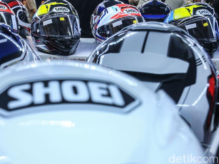 Helm Belasan Juta Rupiah Mejeng di IIMS 2024