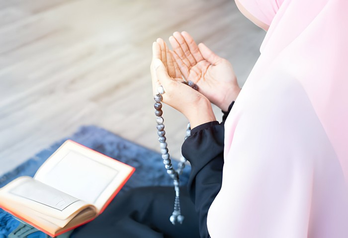 Ilustrasi Muslim Berdoa
