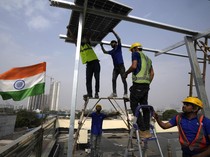 India Makin Gencar Gunakan Tenaga Surya Jadi Sumber Energi