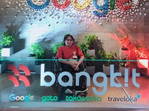 Cerita Adhi, Mahasiswa Bangkit Berkursi Roda yang Kini Jadi AI Engineer