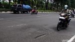 Awas ! Jalan Ahmad Yani Banyak Lubang